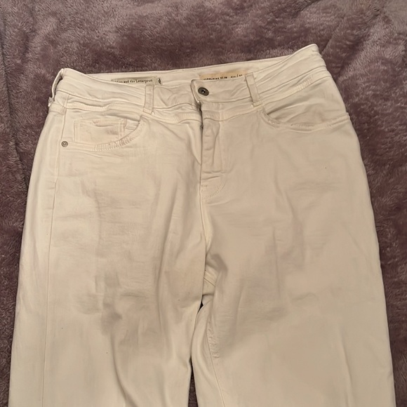 Pilcro ivory/white denim. High rise slim jeans. Size 31 - Picture 5 of 5